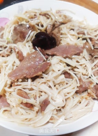 鸭胸肉炒金针菇的做法