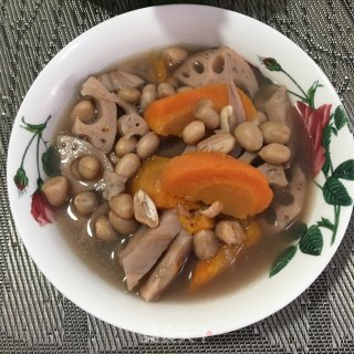 花生莲藕汤的做法