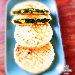 韭菜鸡蛋馅饼的做法