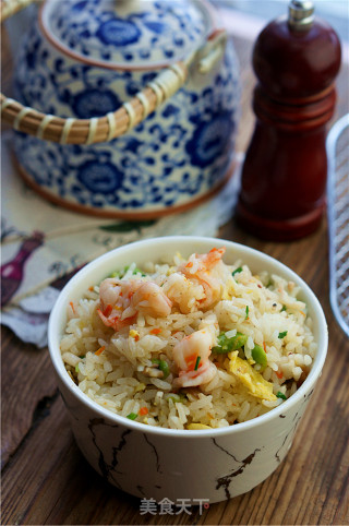 虾仁鱿鱼炒饭的做法