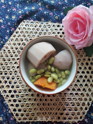 莲藕胡萝卜煲毛豆素汤的做法