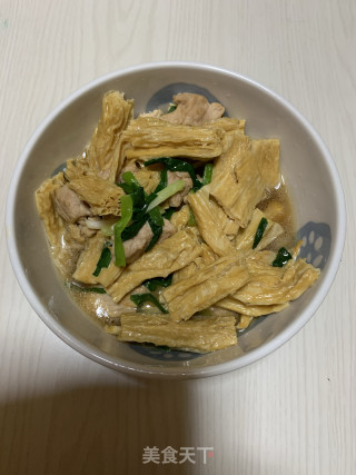 腐竹炖肉的做法