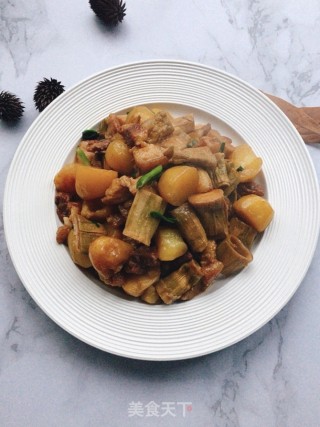 笋干土豆炖肉的做法