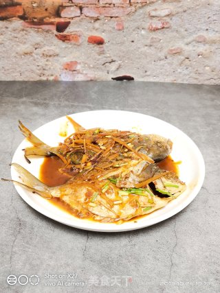 红焖鲳鱼的做法
