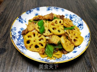 五花肉炒藕片的做法