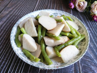 毛芋烧豆角的做法