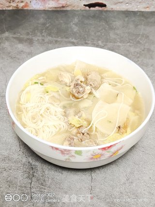 一碗让你心暖，美味鲜美的鸡汤萝卜面条，早餐来一份，简单！的做法