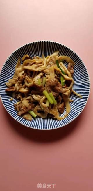 平菇炒肉片的做法