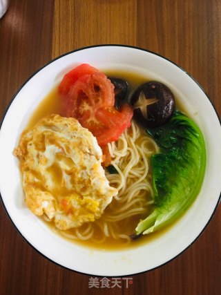 番茄鸡蛋香菇汤面的做法