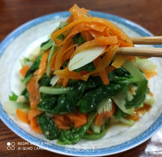 胡萝卜炒小油菜的做法