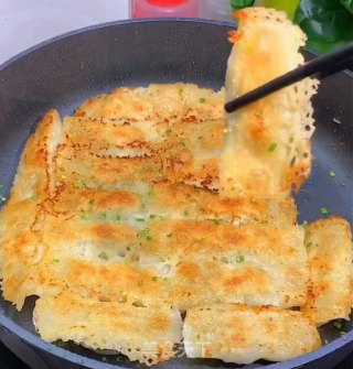 鲜肉韭菜锅贴的做法