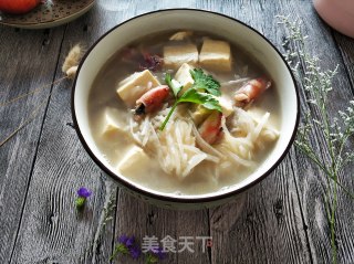 萝卜墨斗豆腐汤的做法