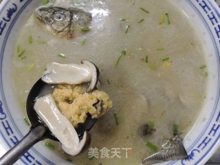 鲫鱼松茸汤的做法