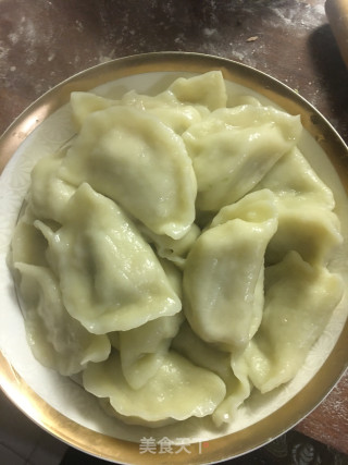猪肉芹菜水饺的做法