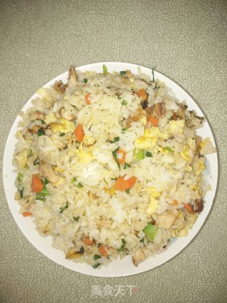 香菇油菜鸡腿鸡蛋炒饭的做法