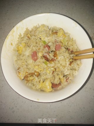 火腿肠蛋炒饭