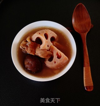 莲藕龙骨汤的做法
