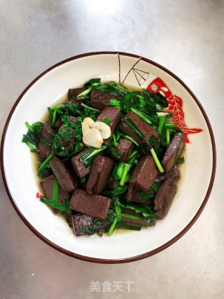 韭菜炒猪血的做法