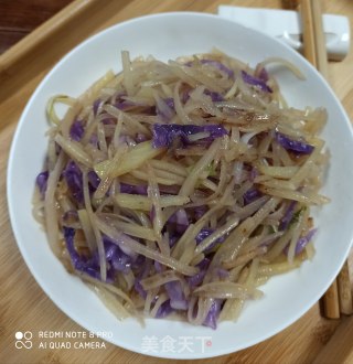 紫甘蓝炒土豆丝的做法