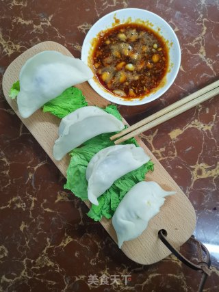 猪肉酸菜饺子的做法