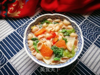 胡萝卜红菇鸡汤煮猫耳朵的做法