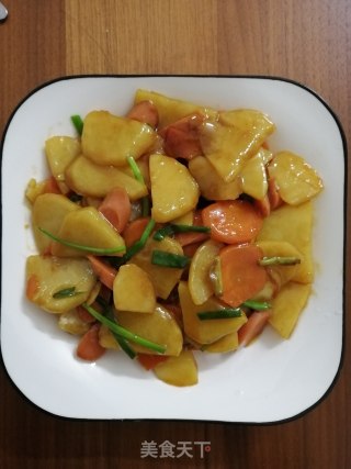 火腿炒土豆红萝卜的做法