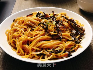 百吃不厌，葱油拌面的做法