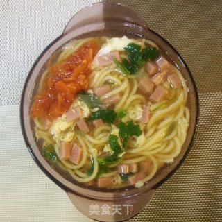 辣白菜煮玉米喳面的做法
