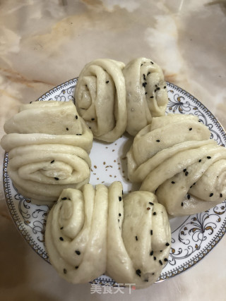 黑芝麻花卷的做法
