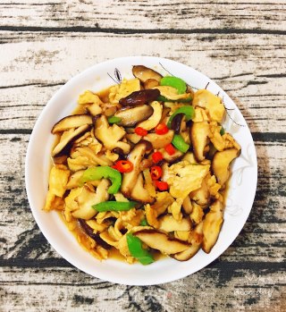 香菇炒鸡胸肉的做法