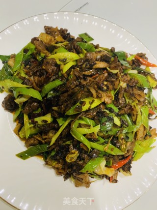 四川老咸菜炒五花肉的做法