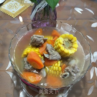 胡萝卜玉米排骨汤的做法
