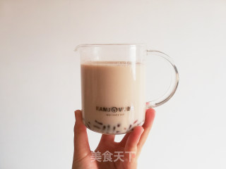 红豆牛奶奶茶的做法