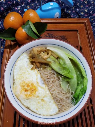 荷包蛋榨菜米粉汤的做法