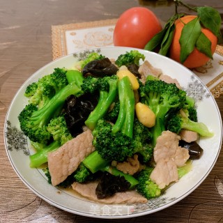 肉片木耳白果炒西兰花的做法