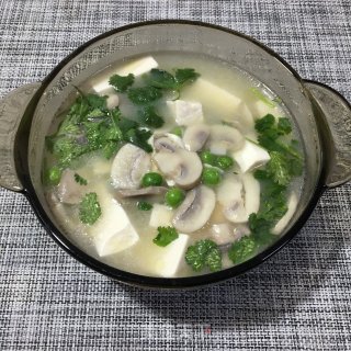 青豆蘑菇豆腐汤的做法
