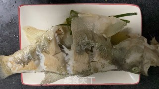 清蒸鲈鱼的做法