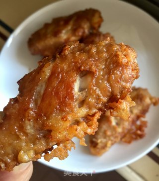 蒜香炸鸡翅的做法