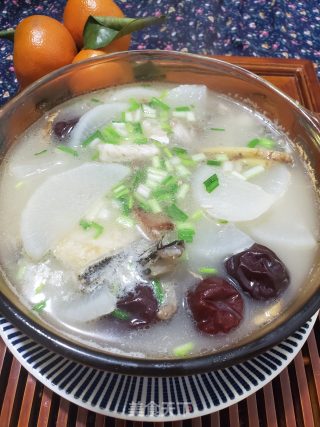 白萝卜鱼汤的做法