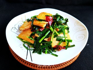 春韭炒豆腐的做法
