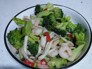 西兰花双菇炒虾仁的做法