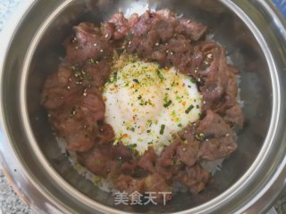 窝蛋牛肉饭的做法