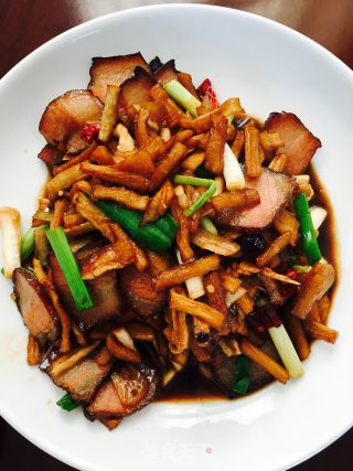 萝卜干炒腊肉的做法