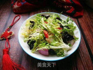 洋葱木耳拌苦菊的做法