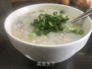 鱿鱼瑶柱骨头粥的做法