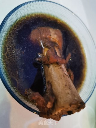 鸡骨草熟地炖筒骨汤的做法