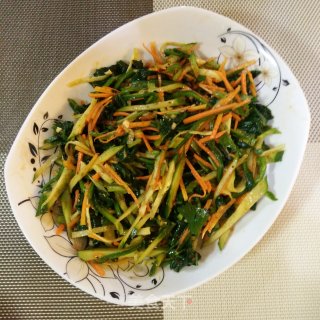胡萝卜凉拌菠菜的做法
