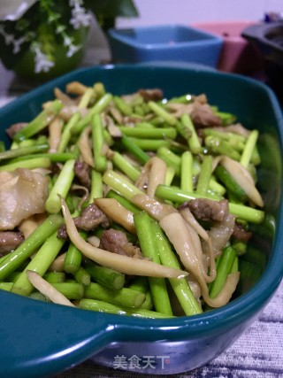 蒜苔炒杏鲍菇的做法