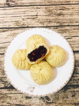 马齿苋干儿酱肉包的做法