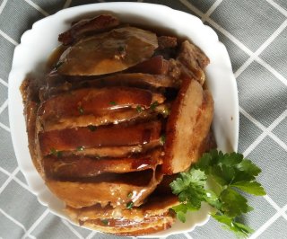 家常芋头扣肉的做法
